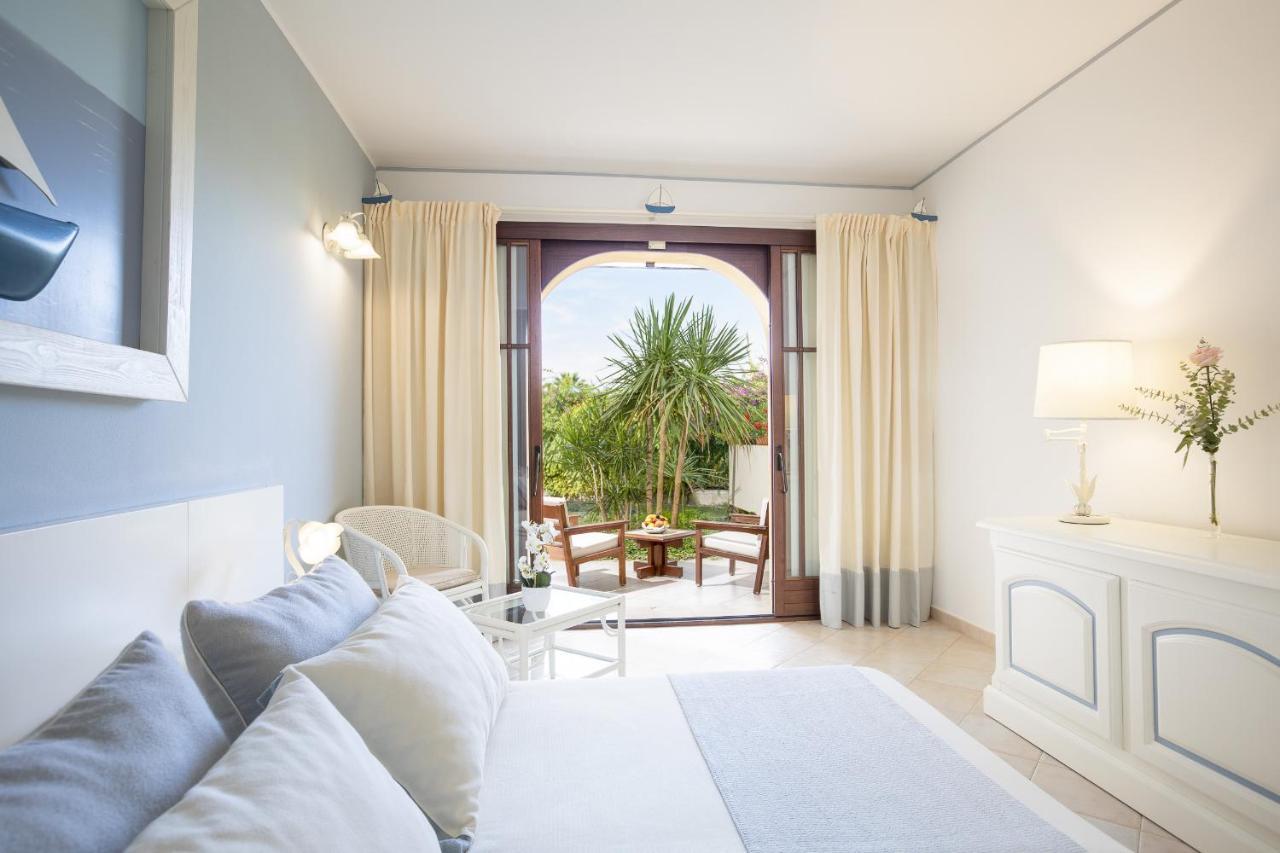 Hotel Baia Di Nora Pula Esterno foto